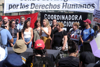 Buenos Aires, Argentina.- En las fotos tomadas el 21 de febrero del 2024, la Cámara Federal porteña declaró la incompetencia de ese fuero para tramitar la denuncia presentada contra la aplicación del llamado "protocolo antipiquetes" y resolvió que la causa se tramite en la justicia en lo Criminal ordinaria.