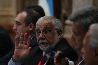 Buenos Aires, Argentina.- En las fotos tomadas el 22 de febrero del 2024, la Comisión Bicameral de Tratamiento Legislativo comenzó a deliberar para designar autoridades y acordar su esquema de trabajo, dado que debe tratar decretos de necesidad y urgencia (DNU) dictados por el Gobierno anterior y el DNU 70/2023 dictado por el presidente Javier Milei, que deroga y modifica leyes y propone, entre otras medidas, una reforma laboral.