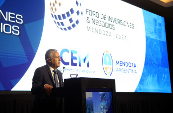 Mendoza, Argentina.- En las fotos tomadas el 29 de febrero del 2024, el secretario de Industria y Desarrollo Productivo de la Nación, Juan Alberto Pazo, participa del quinto ‘Foro de Inversiones y Negocios para el desarrollo de la economía local' que tiene por objetivo la promoción de las inversiones en Mendoza. En el marco de la Fiesta Nacional de la Vendimia se reunirán referentes de distintos sectores e inversores nacionales y extranjeros con funcionarios provinciales. Habrá además, reuniones B2B, networking, disertaciones y workshops, entre otros.