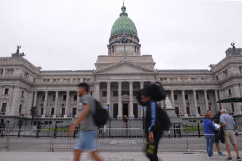 Buenos Aires, Argentina.- In the photos taken on March 1, 2024, three security rings within which troops from the Military House, the federal forces and the City Police will be distributed are planned for the security operation that will take place around the National Congress for the Legislative Assembly in which President Javier Milei will begin the regular session tonight, official sources reported.