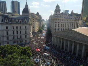 Buenos Aires, Argentina.- In photos taken on March 24, 2024, a crowd protested in a march to Congress to ask for justice for the victims of the state genocide in commemoration of the "Day of Remembrance for Truth and Justice ", an immovable holiday that commemorates the anniversary of the last military dictatorship that ruled the country