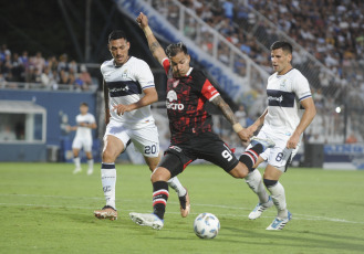 Buenos Aires, Argentina.- In the photos taken on February 29, 2024, Instituto de Córdoba faces Gimnasia within the framework of date 8 of the Professional Football League Cup (LPF), on the Gimnasia field. The goal of the match for the local team was scored by Benjamín Domínguez (14' 2T). While the away goals were scored by Facundo Suárez (26' 1T), Damián Puebla (21' 2T, penalty) and Jonathan Bay (38' 2T).