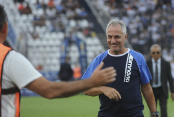 Buenos Aires, Argentina.- In the photos taken on February 29, 2024, Instituto de Córdoba faces Gimnasia within the framework of date 8 of the Professional Football League Cup (LPF), on the Gimnasia field. The goal of the match for the local team was scored by Benjamín Domínguez (14' 2T). While the away goals were scored by Facundo Suárez (26' 1T), Damián Puebla (21' 2T, penalty) and Jonathan Bay (38' 2T).