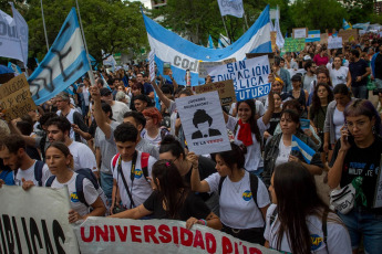 Chaco, Argentina.- In the photos taken on April 23, 2024, hundreds of thousands of people demonstrated this Tuesday throughout Argentina to repudiate the cuts in funds to the public university, in what constitutes the largest demonstration so far against the policy of adjustments by President Javier Milei. The universities declared a budget emergency after the government decided to extend for this year the same budget they received in 2023, despite the year-on-year inflation that touched 290% in March.