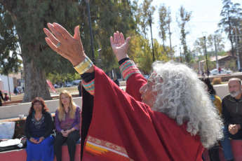 San Juan, Argentina.- En las fotos tomadas el 25 de abril del 2024, en ocasión de la Semana de los Pueblos Originarios de América, que se celebra cada 19 de abril, varias ciudades de Argentina realizaron actividades conmemorativas que apuntaron a reivindicar su cultura y los derechos fundamentales.