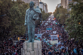 Mar del Plata, Argentina.- In the photos taken on April 23, 2024, hundreds of thousands of people demonstrated this Tuesday throughout Argentina to repudiate the cuts in funds to the public university, in what constitutes the largest demonstration so far against the policy of adjustments by President Javier Milei. The universities declared a budget emergency after the government decided to extend for this year the same budget they received in 2023, despite the year-on-year inflation that touched 290% in March.