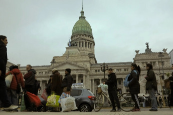 Buenos Aires, Argentina.- In the photos, people participate in a new 'fair' at popular prices in front of the national Congress on May 22, 2024. With the slogan "Less free market, more family, peasant and indigenous agriculture", Organized by the agricultural branch of the Union of Workers of the Popular Economy (UTEP), people seek to make visible the crisis faced by small producers and promote policies that favor family and sustainable agriculture.