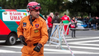 Buenos Aires, Argentina - In the photo, work in the area. A San Martín line train collided with a locomotive and an empty boxcar on the Palermo viaduct at the height of Alcorta Avenue on Friday. Firefighters and SAME personnel worked at the scene and evacuated the train: a total of 97 people were injured, 55 of whom had to be taken to hospital due to their seriousness.