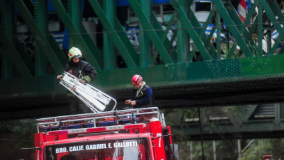 Buenos Aires, Argentina - In the photo, work in the area. A San Martín line train collided with a locomotive and an empty boxcar on the Palermo viaduct at the height of Alcorta Avenue on Friday. Firefighters and SAME personnel worked at the scene and evacuated the train: a total of 97 people were injured, 55 of whom had to be taken to hospital due to their seriousness.