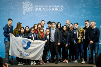 Buenos Aires, Argentina.- En las fotos, el gobernador de Buenos Aires, Axel Kicillof (centro), presentó la edición número 33 de los Juegos Bonaerenses 2024 el 13 de mayo del 2024. Los juegos, ya cuentan con 455 mil inscriptos que competirán en más de 100 disciplinas deportivas y culturales y reunirá a jóvenes, personas con discapacidad y adultos mayores de los 135 municipios de Buenos Aires.