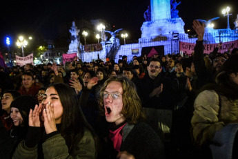 Buenos Aires, Argentina: "Law of Historical Reparation Now" is the demand that the trans survivor collective took to the streets of Buenos Aires on Friday 24 May. Reparatory pension, comprehensive health for a dignified old age, transgender work quota throughout the country, access to housing, effective compliance with the Comprehensive Sex Education (ESI), visibility of male transgender people, implementation of the Trans Strengthening program, opening of police files and records, are the strongest demands for a population with a life expectancy of 35 years.