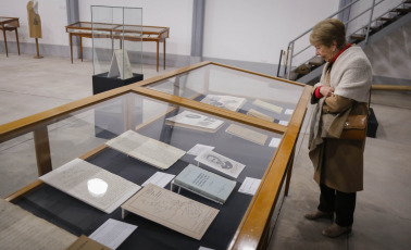 San Juan, Argentina.- En las fotos, muestra la nueva sede del Museo Provincial Gnecco en San Juan, Argentina el 21 de mayo del 2024. El histórico Museo Provincial Agustín Gnecco reabrió sus puertas con el inicio de la muestra "Cambios y Transformaciones en la Historia", en el marco del Día Internacional de los Museos. Tras permanecer cerrado durante tres años debido a los daños sufridos por el terremoto de 2021, el histórico museo reabrió sus puertas al público.