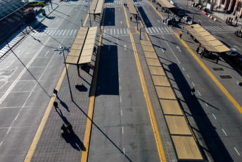 Buenos Aires, Argentina.- In the photos, it shows the streets of Buenos Aires during the 24-hour National Strike that began this Thursday, May 9, 2024. Promoted by the General Confederation of Labor (CGT), the main labor union in Argentina , the strike caused the suspension of the country's main economic activities such as passenger and cargo transportation services, and banking activities.