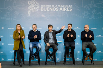 Buenos Aires, Argentina.- In the photos, the governor of Buenos Aires, Axel Kicillof (center), presented the 33rd edition of the 2024 Buenos Aires Games on May 13, 2024. The games already have 455 thousand registered who will compete in more than 100 sports and cultural disciplines and will bring together young people, people with disabilities and older adults from the 135 municipalities of Buenos Aires.