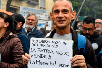 Buenos Aires, Argentina.- In the photos taken on May 1, 2024, thousands of people, independent and affiliated with unions, demonstrated in Argentina for Worker's Day and against the labor reform promoted by the government of Javier Milei .