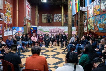 Buenos Aires, Argentina.- En las fotos, dirigentes sociales de diferentes agrupaciones se congregaron en la sede de Madres de Plaza de Mayo el 15 de junio del 2024. La reunión, se celebró para compartir la preocupación generada por la represión dispuesta por el Gobierno nacional el miércoles pasado. Además de sostener el reclamo por los manifestantes detenidos.