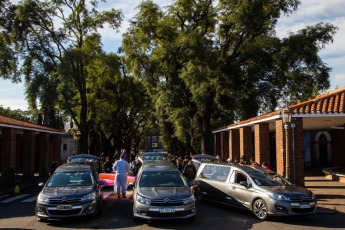 Buenos Aires, Argentina.- In the photos, relatives and activists said goodbye to the remains of Roxana Figueroa, Andrea Amarante and Pamela Cobbas, at a wake in the Buenos Aires neighborhood of Barracas and then in the Chacarita cemetery on June 26, 2024. The Three lesbian women were murdered in May in a family hotel in Barracas, the farewell was held under the claim “It was lesbicide.”