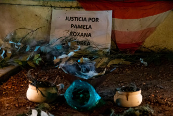 Buenos Aires - One month after the lesbicide, a march was held at the Plazoleta Quinquela Martin (Barracas), Buenos Aires, on Jun 7, 2024, to demand justice for the victims Pamela, Roxana and Andrea, and assistance and justice for Sofia, the only survivor. On Monday 6th May two female couples were victims of an arson hate crime in a boarding house. The victims of the triple lesbicide were Pamela, Roxana and Andrea. While the only survivor, Sofía, suffered severe burns. Judge Edmundo Rabbione of the Criminal and Correctional Court N°14 did not consider it to be an aggravated femicide due to hatred of gender or sexual orientation, gender identity or its expression.