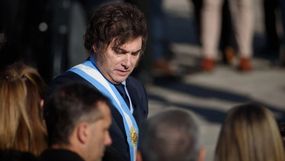 Rosario, Argentina.- En la foto del 20 de junio de 2024, el presidente argentino Javier Milei encabezó un acto del Día de la Bandera en la ciudad de Rosario para conmemorar el 204º aniversario del paso a la inmortalidad del general Manuel Belgrano. El jefe de Estado decidió acortar su viaje por Italia y Suiza con intención de estar presenten en el país para las celebraciones patrias del 17 de junio (el paso a la inmortalidad de General Don Martín Miguel de Güemes) y el 20 del mes (el paso a la Inmortalidad del General Manuel Belgrano).