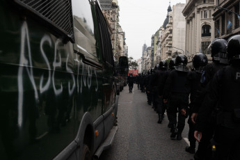 Buenos Aires, Argentina - In a photo of 12 June 2024, the area around the National Congress became a battlefield where demonstrators and security forces clashed throughout the afternoon of Wednesday 12 June. Social, piqueteras, leftist, Peronist, human rights, neighbourhood assemblies and trade union organisations demonstrated in rejection of the Ley Bases that is being debated in the Senate. The aim of the attack was to interrupt the session.