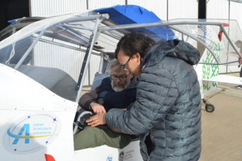 Buenos Aires, Argentina.- En las fotos, muestra el sistema moto propulsor (conjunto motor y hélice), del AVIEM 100 Epower el 17 de junio del 2024. La Facultad de Ingeniería de la Universidad Nacional de La Plata (UNLP), informó que trabaja en el fuselaje de la primera aeronave 100% eléctrica de fabricación nacional, por lo que pronto se convertirá en el primer avión eléctrico del país en levantar vuelo, una vez culminados los testeos de rigor y superados los compromisos burocráticos en materia de permisos en el marco de las habilitaciones que realiza la Administración Nacional de Aviación Civil (ANAC).