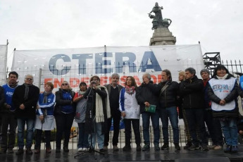 Buenos Aires, Argentina.- The photos show the strike of teachers and non-teachers demanding a salary increase in Buenos Aires, Argentina on June 4, 2024. The strike is part of the conflict over the financing of education higher education, and the restitution of the National Teacher Incentive Fund (FoNID) and salary recomposition.