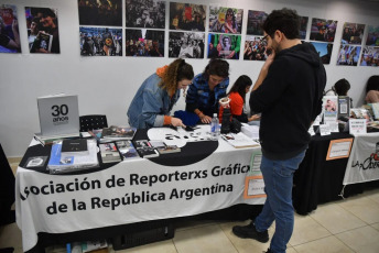 Buenos Aires, Argentina.- In the photos, more than 20 independent publishers participated in the Political Thought Book Fair, organized by the Institute of Studies and Training (IEF) of the Autonomous CTA in defense of culture on June 2, 2024. The opening of the Fair paid tribute to Nora Cortiñas with videos and photos from different periods giving rise to her memory and her legacy.