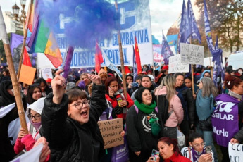 Buenos Aires, Argentina.- In the photo, the women's and diversities movement mobilized en masse to the Congress of Buenos Aires on June 3, 2024. The annual march 'Not one less' - the first of the Milei era - counted with the participation of thousands of people under slogans such as “with hunger, hatred and colonial racism there is no Ni Una Menos” and “Down with the Bases Law and the DNU.”