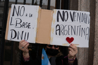 Buenos Aires, Argentina - In a photo of 12 June 2024, the area around the National Congress became a battlefield where demonstrators and security forces clashed throughout the afternoon of Wednesday 12 June. Social, piqueteras, leftist, Peronist, human rights, neighbourhood assemblies and trade union organisations demonstrated in rejection of the Ley Bases that is being debated in the Senate. The aim of the attack was to interrupt the session.