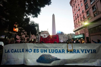 Buenos Aires, Argentina.- In the photos, various social, human rights and political organizations, unions and people living on the streets demanded the declaration of an emergency for those who find themselves in that situation on July 8, 2024. The claim is da, after the news spread that in the last two weeks six people died due to the cold in the area of ​​the City of Buenos Aires.