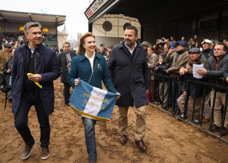 Buenos Aires, Argentina.- In the photos, the Minister of Foreign Affairs, Diana Mondino (center), participates in the Palermo Rural Exposition in Buenos Aires, Argentina on July 22, 2024. The consecration of the first Grand Champions at the Rural Expo 2024 It started with the Braford breed. The Male Grand Champion went to “Pehuajó”, from the Los Orígenes cabin, in El Riachuelo, Corrientes. As for the females, the Grand Champion went to a specimen from the Santa Fe ranch Los Guasunchos, from the Werthein Group, province of Buenos Aires.