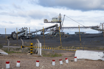 Río Negro, Argentina.- En las fotos, muestra el pueblo de Sierra Grande en Río Negro, Argentina el 12 de agosto del 2024. YPF confirmó su mega proyecto de gas natural licuado (GNL) con Petronas que se realizará en Sierra Grande, Río Negro. La empresa estatal saldrá a buscar primero clientes con los que se garantizará compradores del recurso, para luego intentar colocar deuda por al menos USD 20.000 millones en el mercado internacional que permitan financiar las obras.