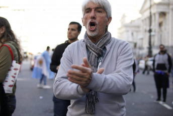 Buenos Aires, Argentina.- In the photo taken on September 4, 2024, incidents occurred in front of the Argentine Congress. The picket organizations are mobilizing this Wednesday, September 4, in the vicinity of the National Congress. The protest is against the presidential veto of the Retirement Mobility Law, and the concentration aims to carry out an act that reflects the disagreement with the decision of President Javier Milei and, eventually, carry out a mobilization to Casa Rosada. This will depend on the volume of the demonstration and the conditions imposed by the police operation.