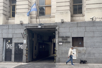 Buenos Aires, Argentina.- In the photos, it shows the exterior of the morgue where Liam Payne's body remains on October 17, 2024. After the tragic news of the death of the British singer Liam Payne, his body remains this Thursday in the morgue, where the respective autopsy and police investigations were carried out on the circumstances of his death. The Forensic Medical Corps would have revealed that the artist died shortly after 5:00 p.m. due to "multiple trauma" that caused "internal and external hemorrhage" when he fell from the balcony.