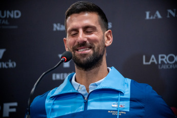 Buenos Aires, Argentina.- En la foto tomada el 1 de diciembre de 2024, el ex tenista argentino Juan Martín del Potro se despedirá esta tarde del tenis ante su gente, cuando se enfrente al serbio Novak Djokovic en una exhibición de lujo. El encuentro se llevará a cabo a las 17:30 en el Parque Roca y enfrentará a dos de los mejores tenistas de las últimas décadas. Por su parte, el número 7 del mundo en el ranking ATP, viajó este fin de semana al país para estar presente en el partido despedida del oriundo de Tandil, quien debió abandonar de manera temprana el deporte producto de las múltiples lesiones en la rodilla derecha y muñeca.