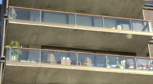 Fachadas, edificios y balcones en Puerto Madero, Buenos Aires