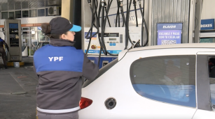 Estación de servicio YPF en la ciudad de Buenos Aires