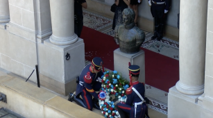 Homenaje al General José de San Martín con participación de Granaderos a Caballo en Buenos Aires